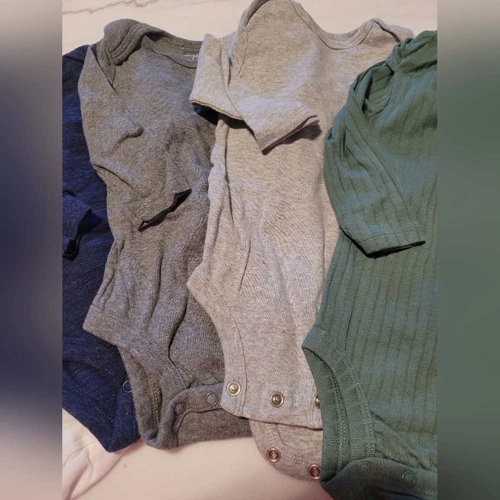 EUC Carters Striped Assorted Color Infant One Pieces Bundle Size 3 To 6 Months
